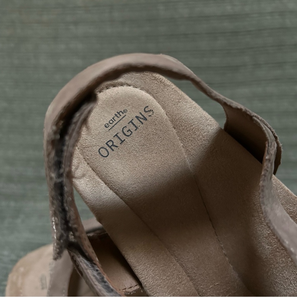 Earth Origins Women's Sandals in Taupe - Size 11 W (Gently Used) - Picture 4 of 7